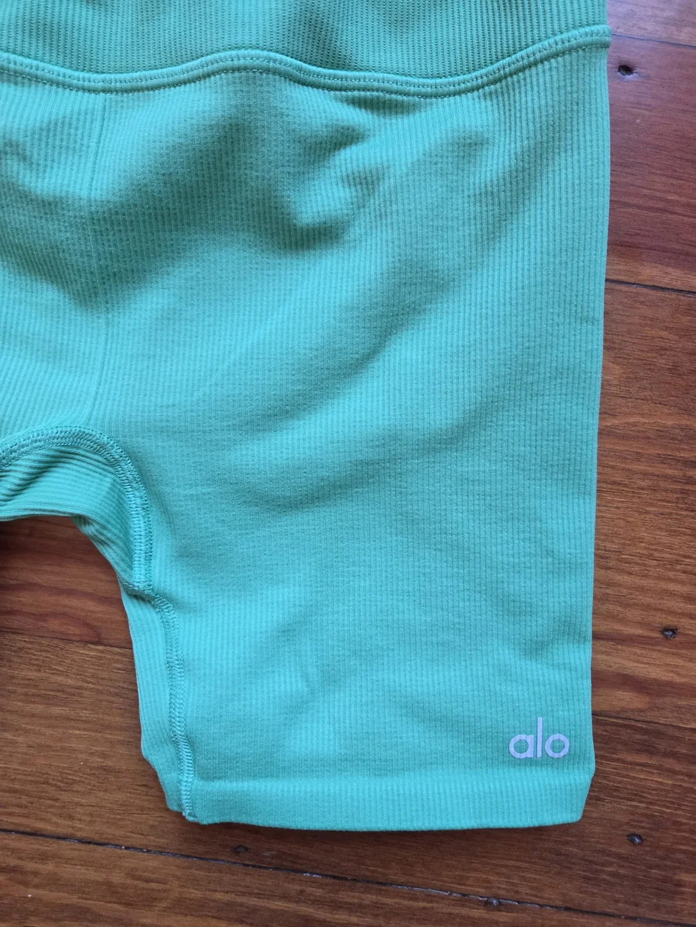 ALO Yoga High-Waist Ribbed Bike Shorts - Green Sz Small
